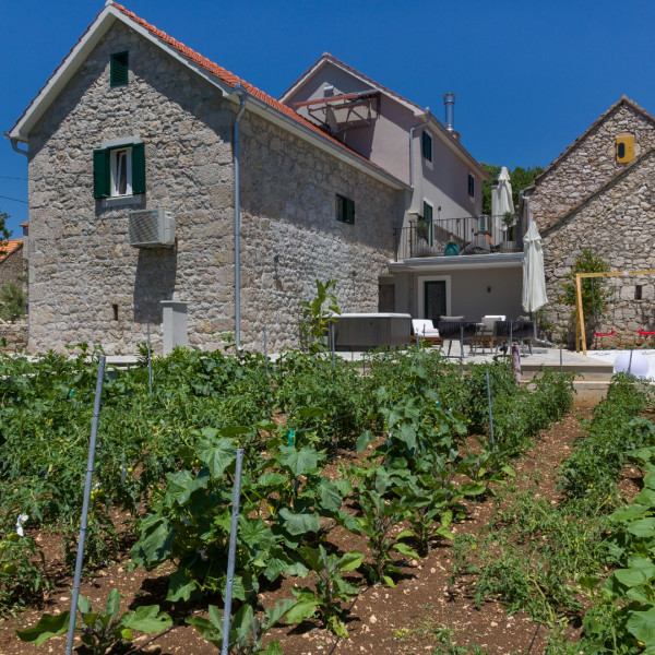 Bayne House, Bayne House, Cista Provo - Croatia Cista Provo