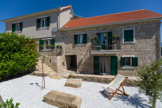Peace and nature in an ideal location, Bayne House, Cista Provo - Croatia Cista Provo